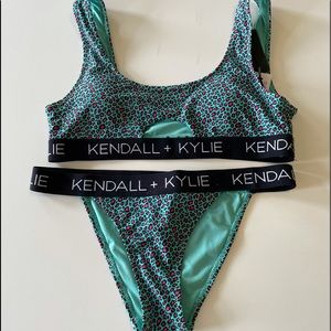 Kendall & Kylie Peekaboo Bikini SZ M